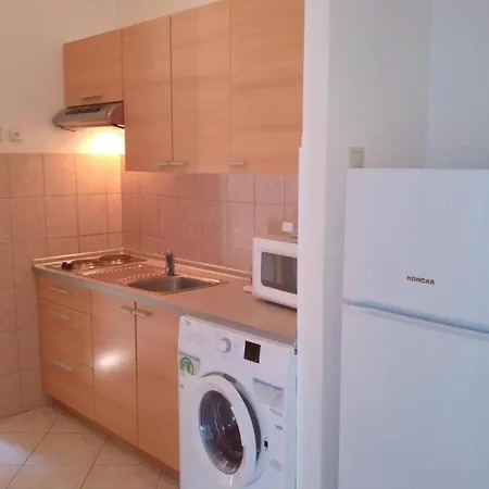 - Comfort Two-bedroom D5 Lumbarda